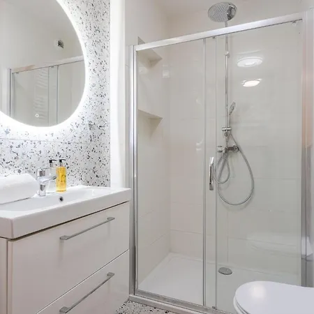 Rentplanet - Apartament Braniborska